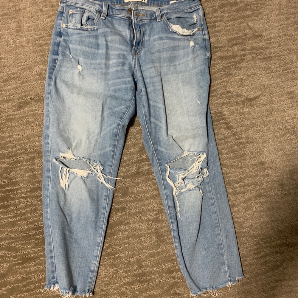 capri distressed jeans